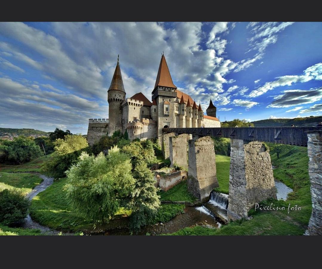 Caris Home Hunedoara Exteriér fotografie
