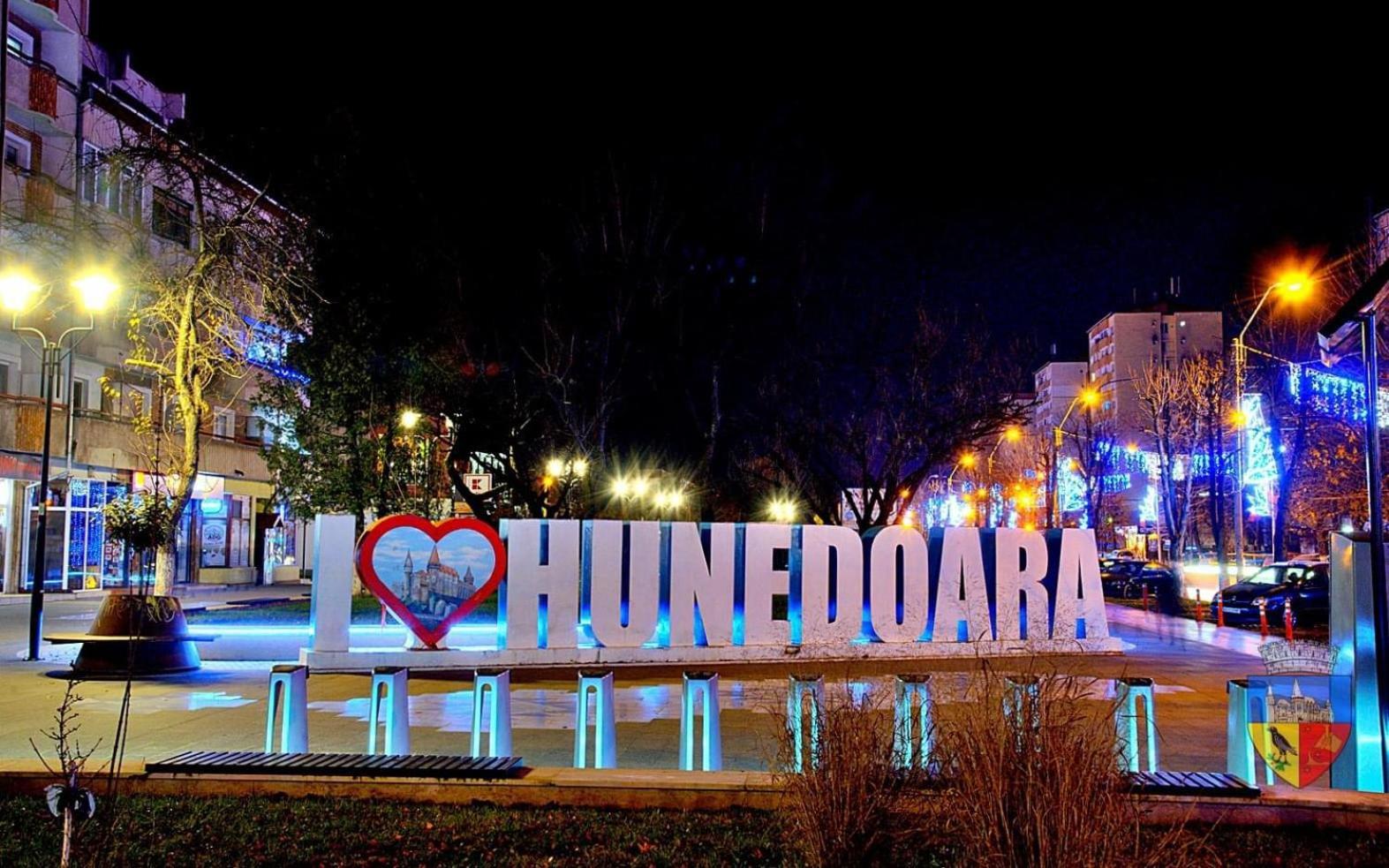 Caris Home Hunedoara Exteriér fotografie